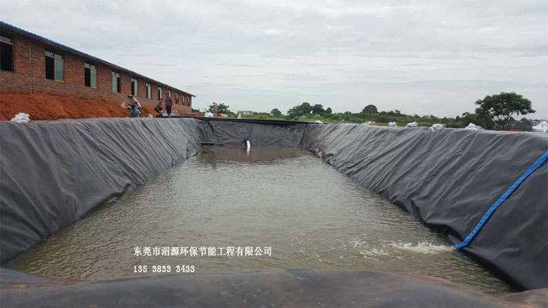 湖南衡陽衡南黑膜沼氣池 黑膜沼氣工程現(xiàn)場
